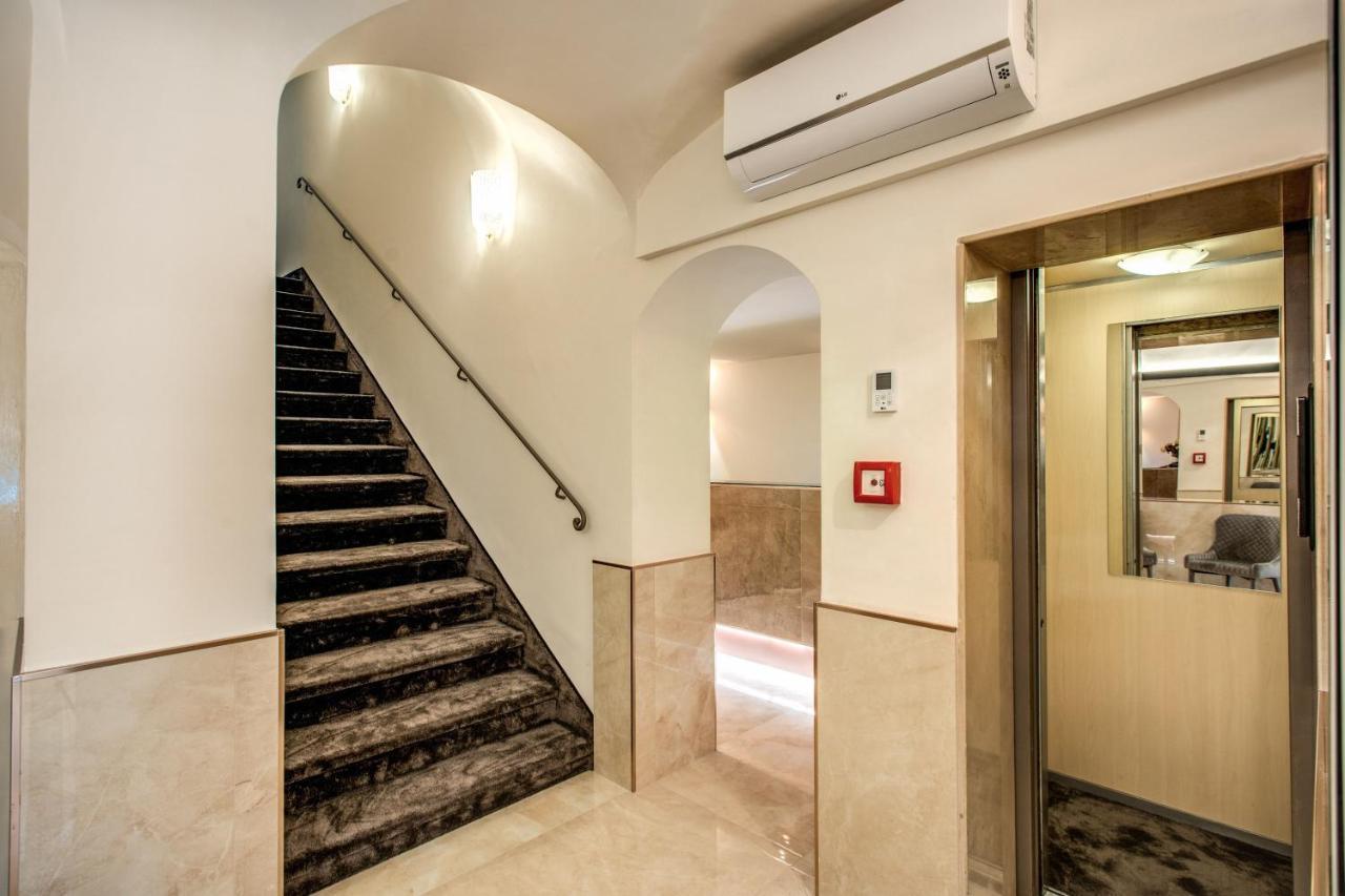 Hotel San Silvestro Roma Esterno foto