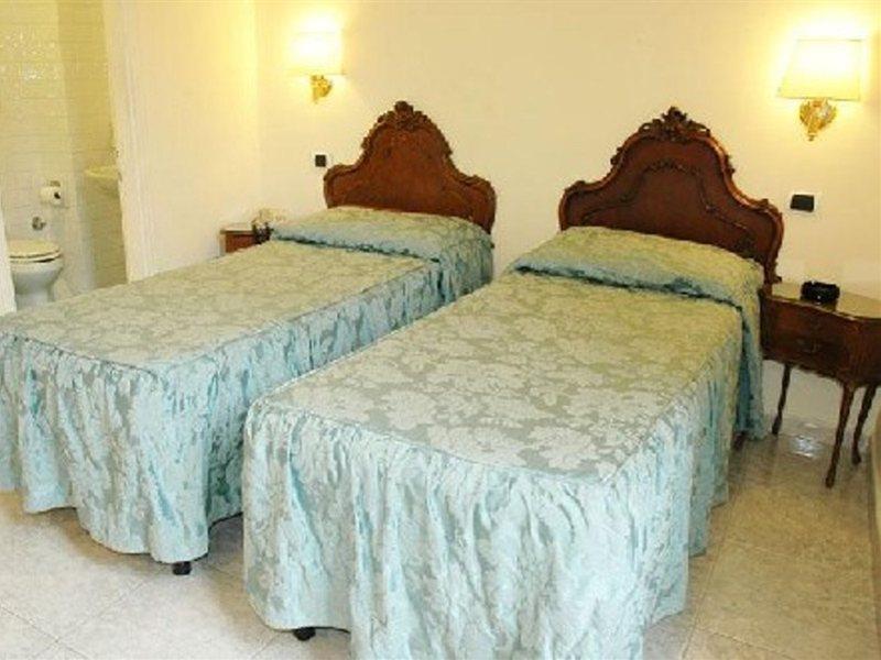 Hotel San Silvestro Roma Esterno foto